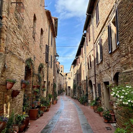 Appartamento Mirella In Centro Storico Casole d'Elsa Ngoại thất bức ảnh